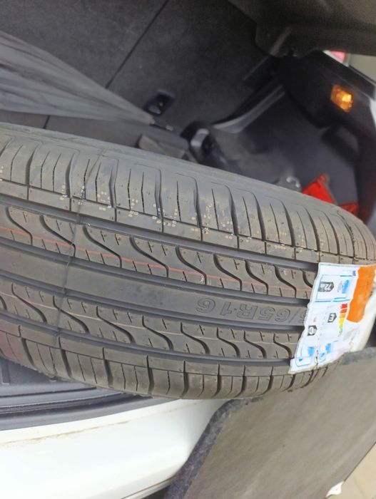 Продавам чисто нова гума с чисто нова джанта