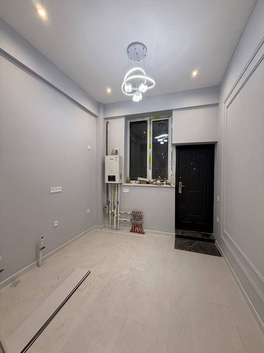 Срочно! Продаётся двухкомнатная квартира Юнусабад 8 квартал 1 этаж