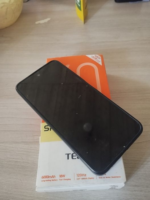 Срочно продам телефон