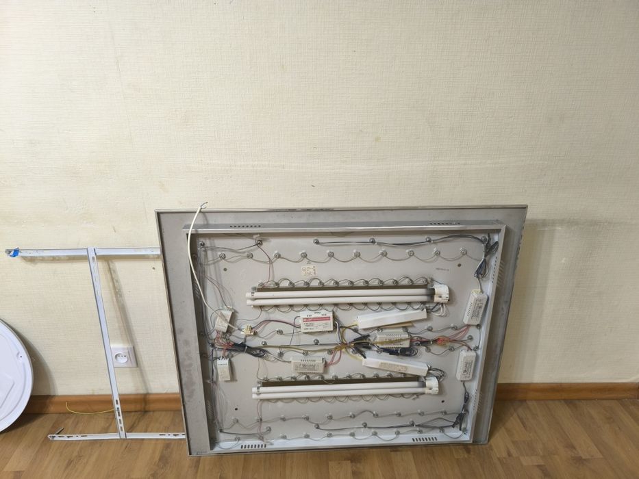 Продам большую люстру