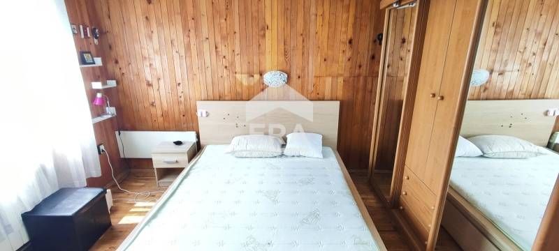 ЕКСКЛУЗИВНО! Двустаен тухлен  апартамент  под наем в кв. Трошево, на б