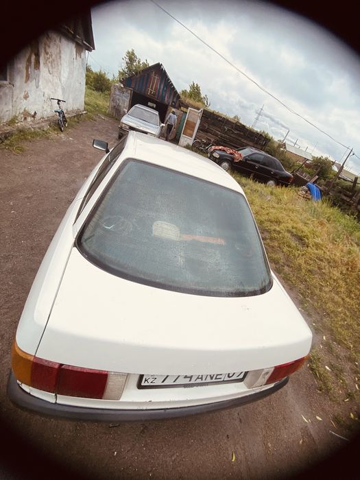 Срочно продаётся машина ауди 80 б3