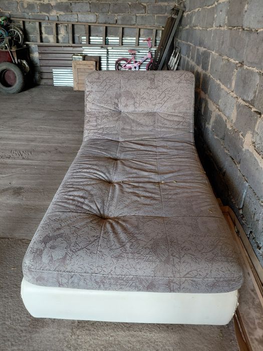 Диван б/у состояний средние