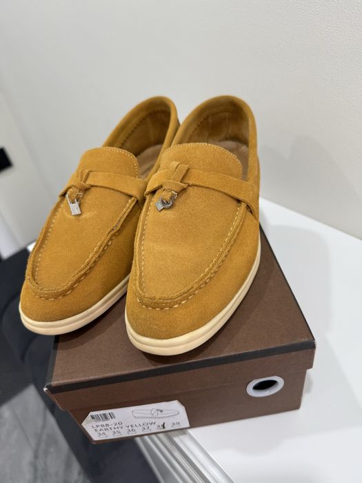 Продам обувь 39 размер натуральная замша