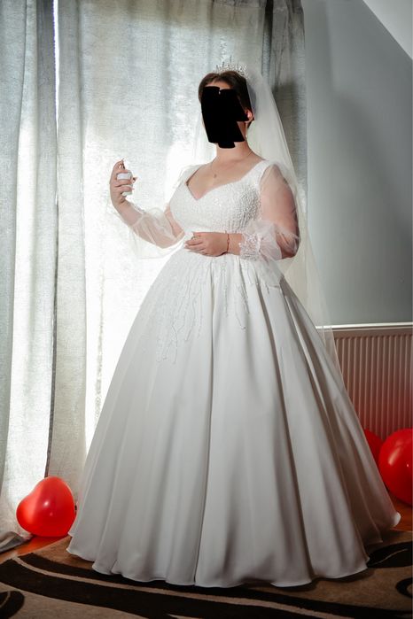 Vand rochie de mireasă