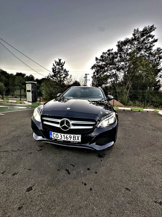 Mercedes-Benz C220 CDI • Лимитиран салон • 7G автоматик • Всички екстри • 2 комплекта гуми