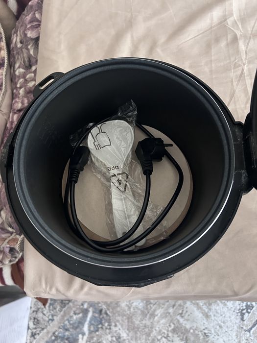 Мультиварка Redmond