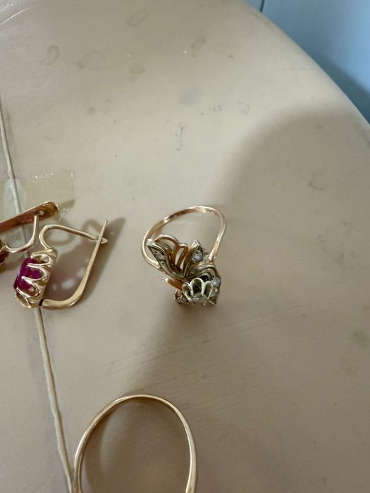 Золото продам 583