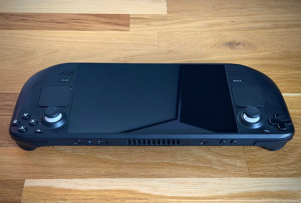 Steam Deck LCD 256GB – stare foarte bună, husă + încărcător original