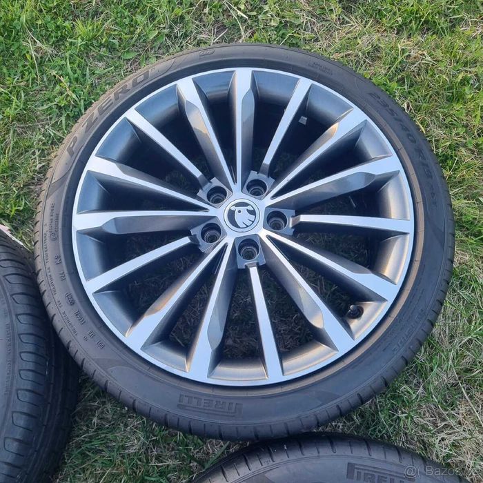 Алуминиеви джанти Trinity 19 с летни гуми