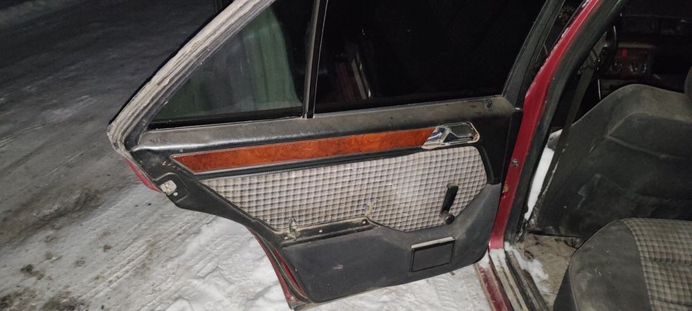 Мерседес 124 разбор машину по запчастям продаю автозапчасти