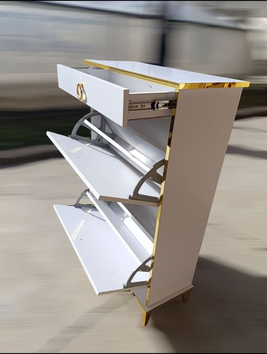 Obuvnitsa. Обувнитса