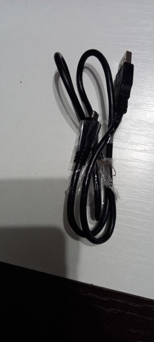 Vând PlayStation 4 perfect funcționabil