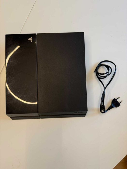 Consolă Sony PlayStation 4 (PS4) + Cablu Alimentare