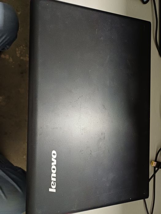 Ofisniy noutbuk Lenovo G505