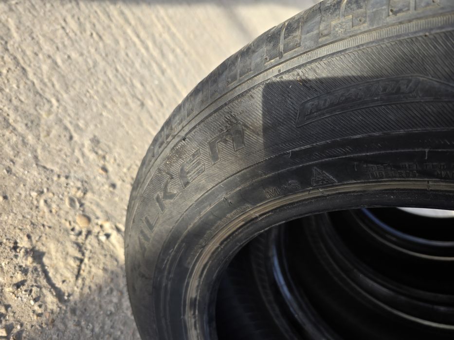 Anvelope de iarna 215-65r17 Falken
