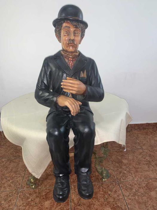 Statuie scari Charlie Chaplin decor