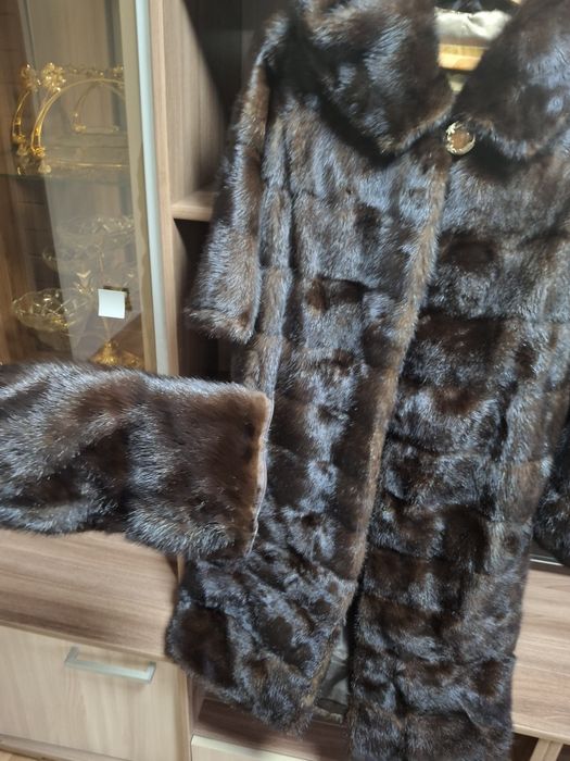 Продаю норковую шубу