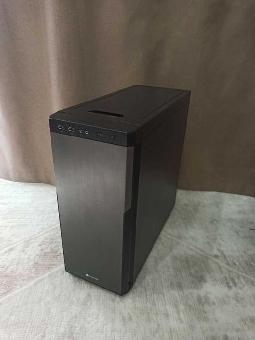Корпус Corsair Carbide 330R Titanium Edition Black