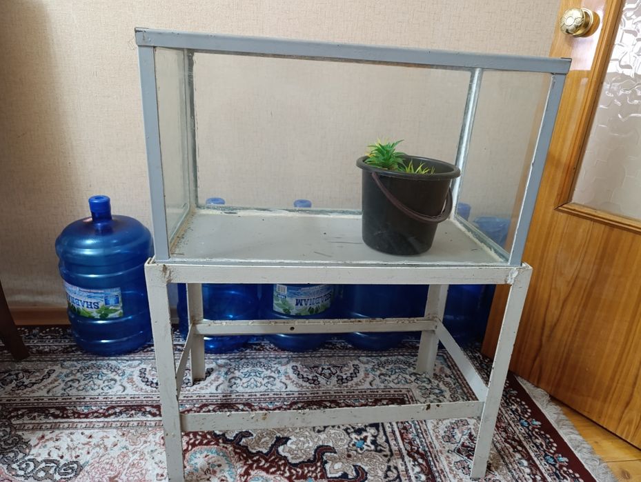 Продаётся аквариум 200 л