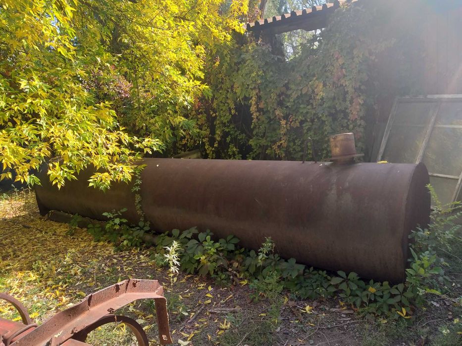 металлическая емкость