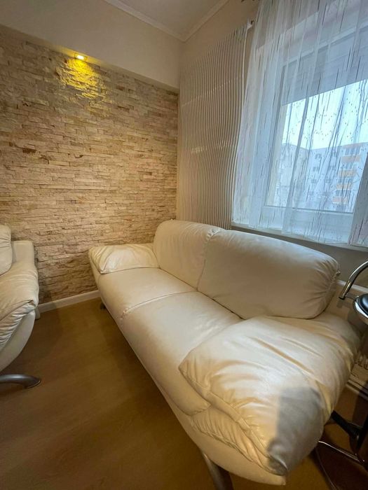 Canapea plus două fotolii de vânzare- negociabil 1000 lei