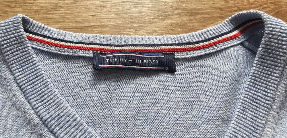 Pulover Tommy Hilfiger bleu cu anchior, marimea L