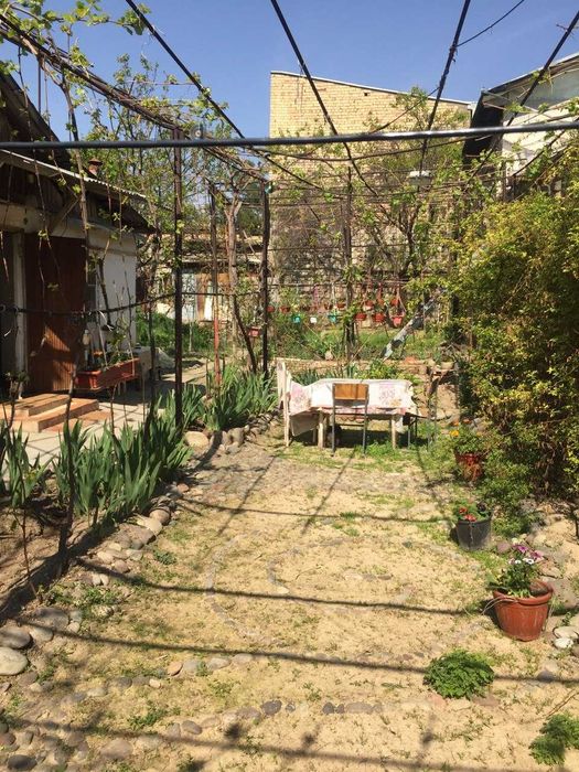 СРОЧНО! Продается дом с прилегающим участком 4,5 сотки. р-н Юнусабад