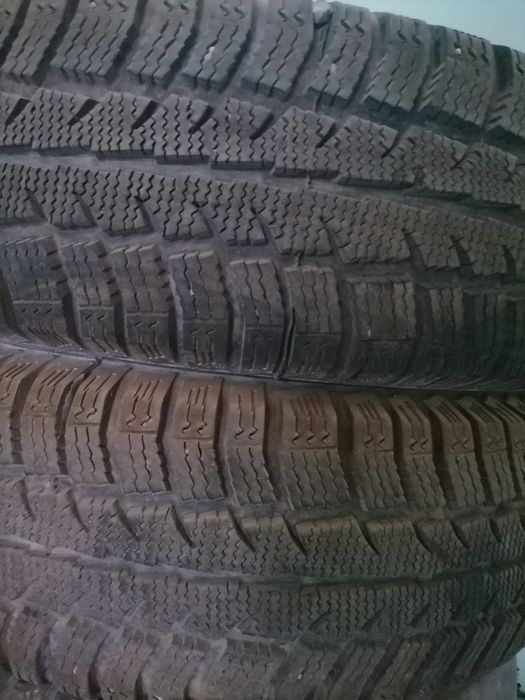 Продаю покрышки на авто