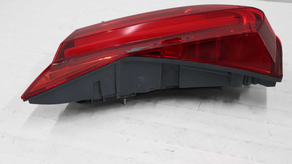 Десен вътрешен стоп БМВ Г11 Г12 Десен стоп заден капак БМВ Г11 Г12