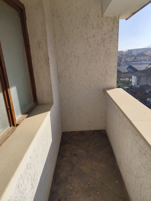 Продавам Мезонет и Гараж