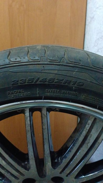 Продам диски с шинами р19