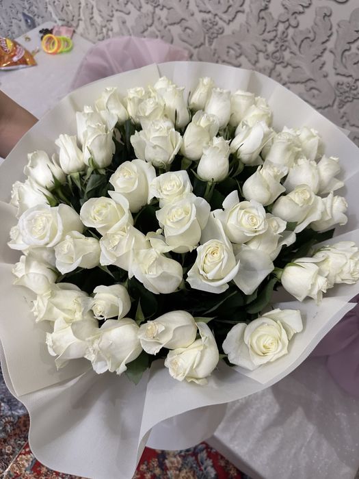 Свежие цветы продается