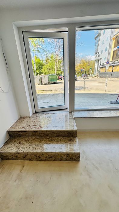 Отдава под наем помещение със статут гараж 29,5 м.кв. София Прощад Папа Йоан Павел II N 3