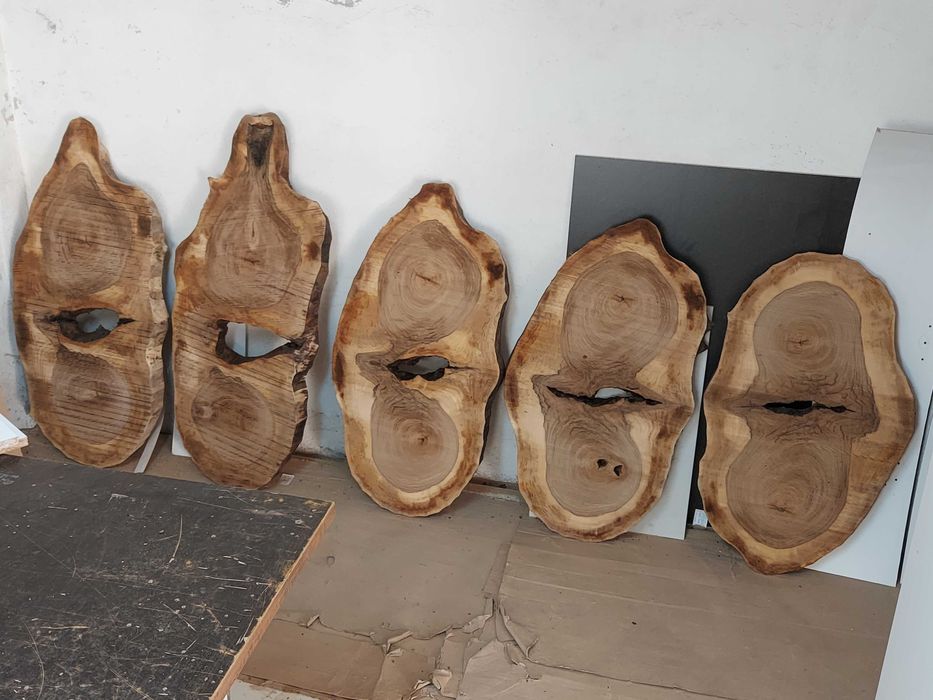 Mese unicat din lemn si rasina epoxidica