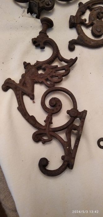 Стар метален обков.