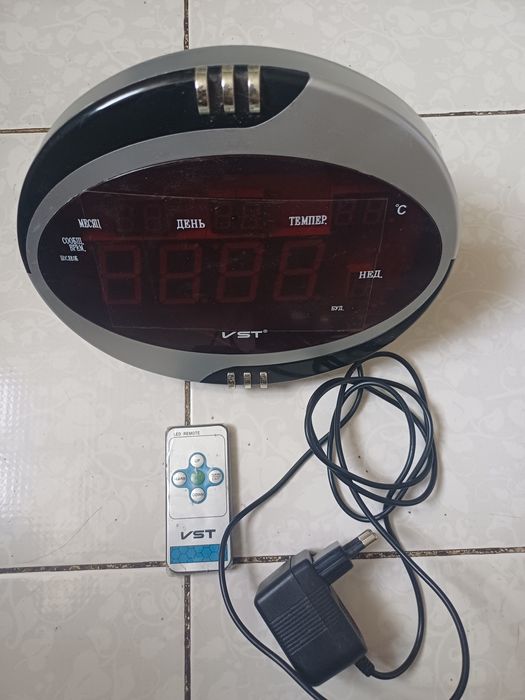 Часы настенные - настольные электронные