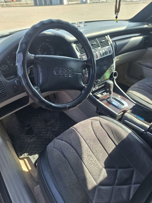 Продам Audi A8 D2