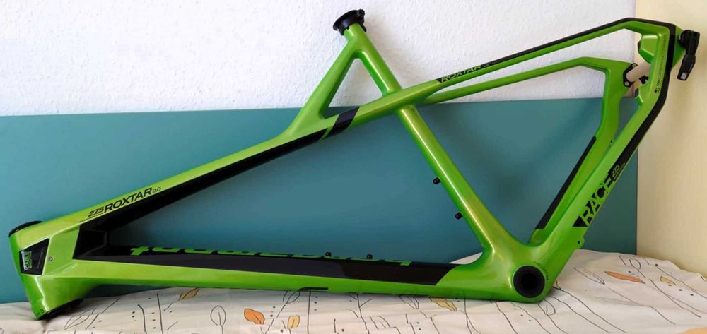 Рамка Bergamont Roxtar 9.0 CARBON L, средно XTR, ос 142/12, НОВА