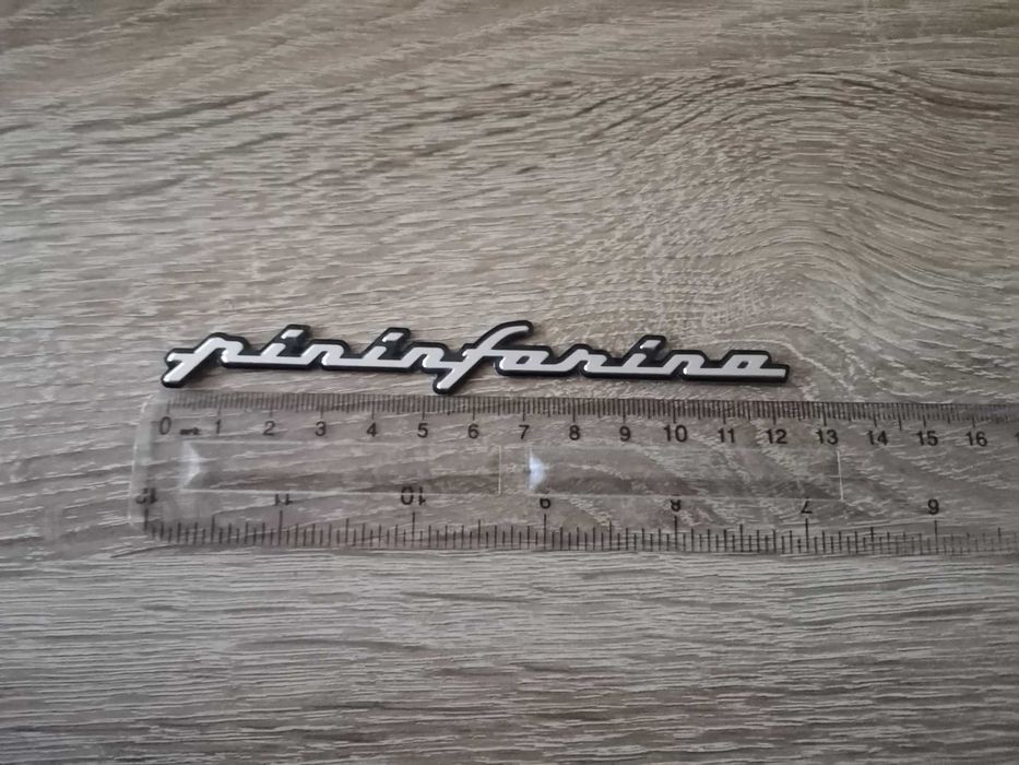 pininfarina емблема лого надпис