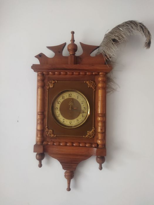 Стенен часовник антика