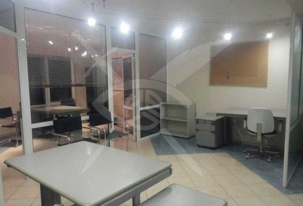 Дава се под наем Офис в Пловдив, Център - 72 кв.м за 488.58 € - Снимка #1