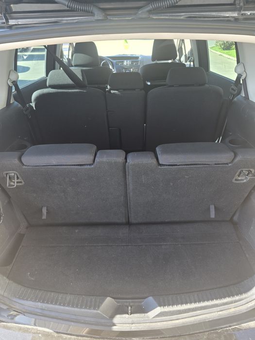 Мазда 5 2012г 2.0 бензин 6+1