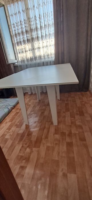 Большой стол . Состояние отличное