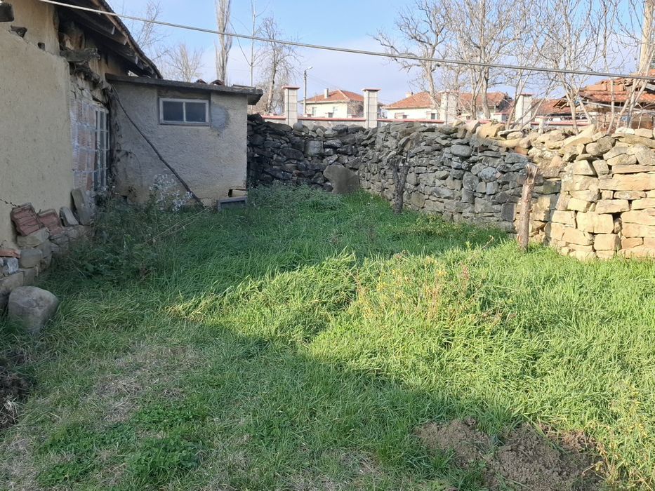 Продава се Къща в с. Плаково, Област Велико Търново - 583 кв.м за 88 €/кв.м - Снимка #1