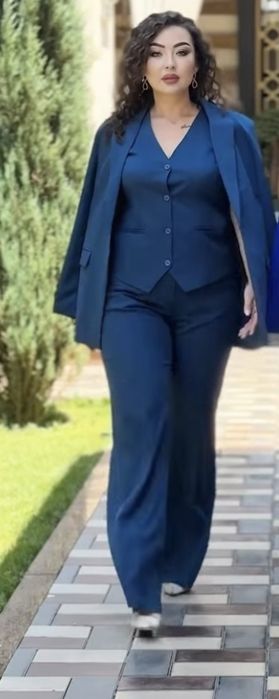 Продам тройку новая