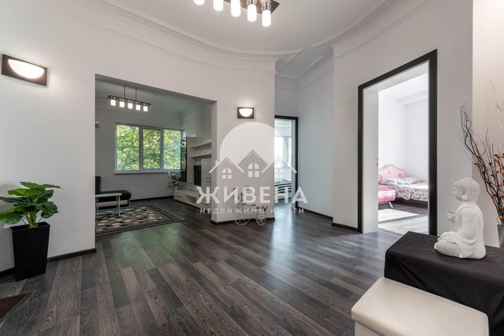 Отдавам под наем 3-стаен апартамент, Идеален център, Варна