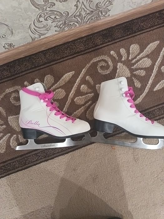 Продам фигурные коньки