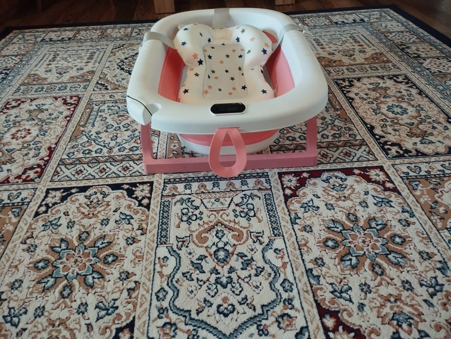 Ванночка для новорожденных.