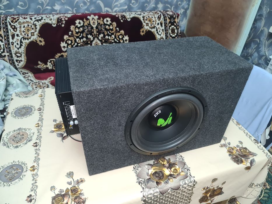 Сабвуфер в комплекте